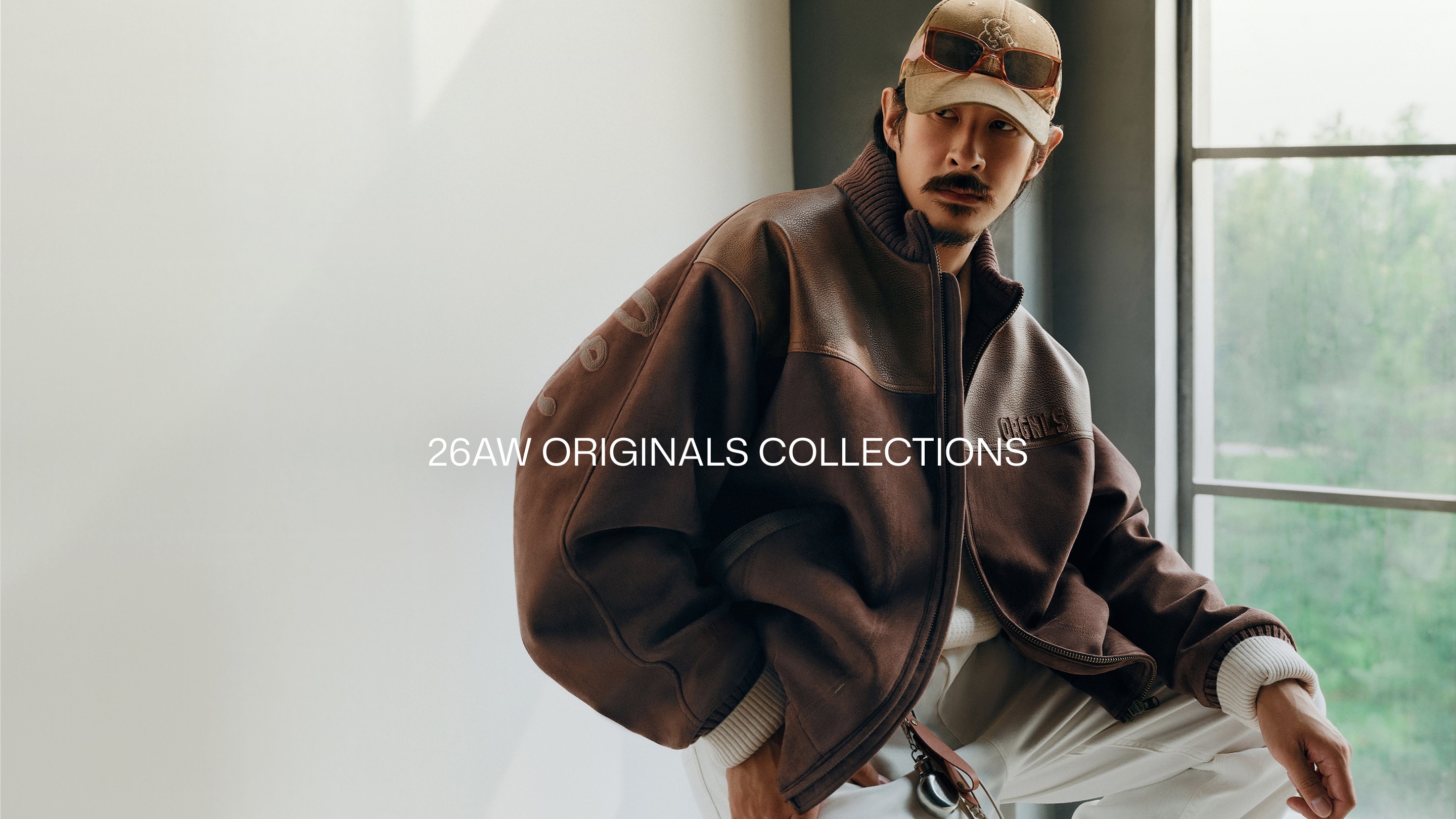 杰克琼斯 26AW Originals OG 星野复古工装系列,以观星银河、十二星座为设计灵感,主打 905 锥形、908 弯刀阔腿单宁版型;搭载 SOLOTEX 舒柔特、MISTY 柔感面料,兼顾松弛工装质感与日常舒适,适配城市通勤、郊外观星、近郊露营、城郊轻徒步多变户外场景